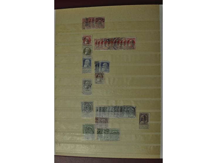 1850/1994, postfrische Sammlung 1960-81 inkl. einigen Eisenbahn- und Paketmarken in 2 Vordruckalben, dazu gestempelter und po