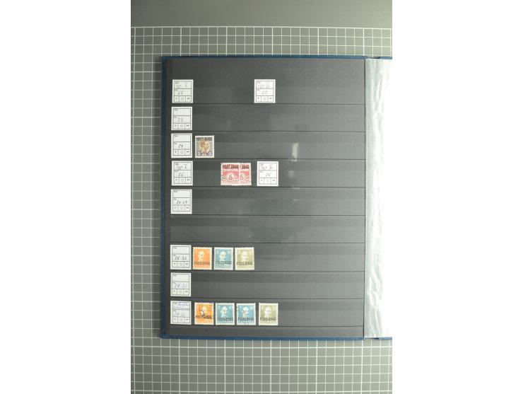 1851/2004, postfrische, ungebrauchte und gestempelte Sammlung mit guten Werten und Sätzen, Dienst, Porto, Postfähre (mit Mi.-