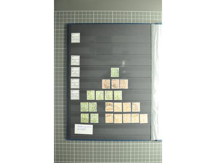 1851/2004, postfrische, ungebrauchte und gestempelte Sammlung mit guten Werten und Sätzen, Dienst, Porto, Postfähre (mit Mi.-