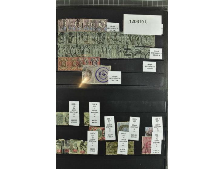 1850/1920 (ca.), fast ausschließlich gestempelter Lagerbestand von über 8000 Werten, dabei auch diverse Shilling-Werte, riesi