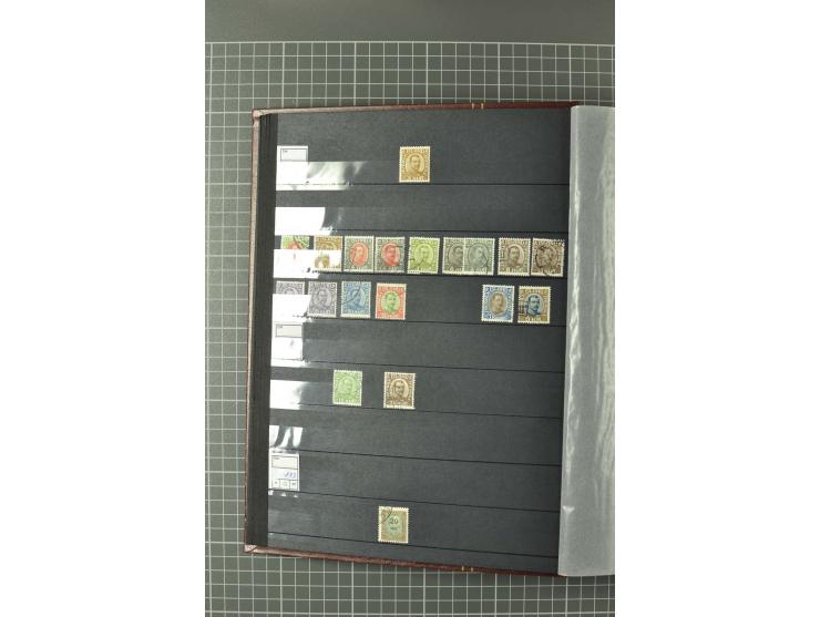 1876/2002, postfrische, ungebrauchte und gestempelte Sammlung mit u.a. Mi.-Nr. 119-20, 124 (4er-Block), 142/46 (2) etc.