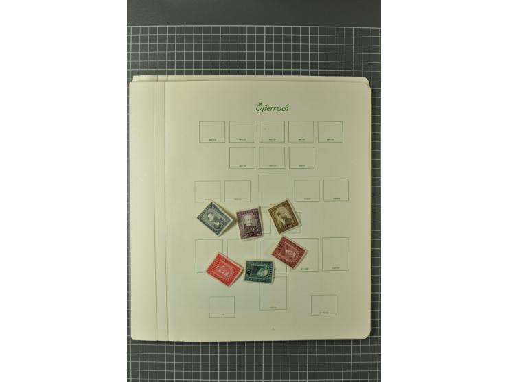 1850/1950 (ca.), postfrische, ungebrauchte und gestempelte Partie in 2 Alben, dabei u.a. Block 1 mit Sstpl., 555-56A, 588, Bl