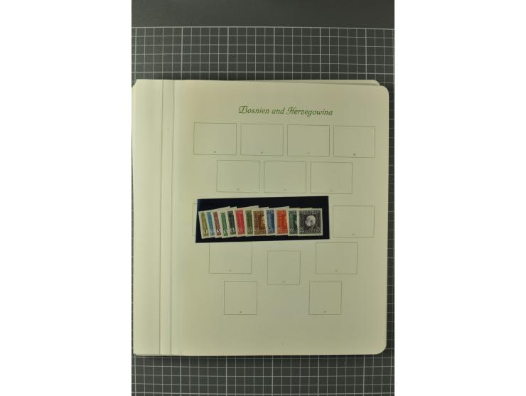 1850/1950 (ca.), postfrische, ungebrauchte und gestempelte Partie in 2 Alben, dabei u.a. Block 1 mit Sstpl., 555-56A, 588, Bl