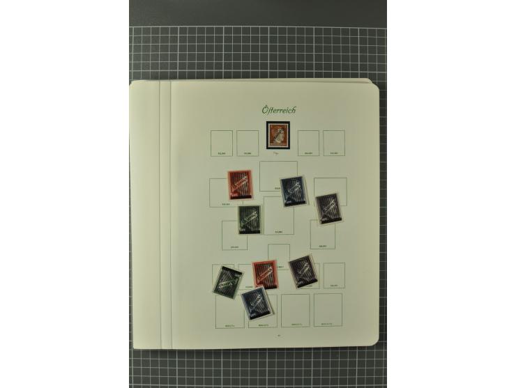 1850/1950 (ca.), postfrische, ungebrauchte und gestempelte Partie in 2 Alben, dabei u.a. Block 1 mit Sstpl., 555-56A, 588, Bl