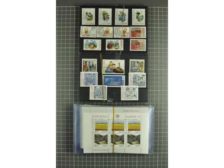 1910/83, postfrischer und ungebrauchter Bestand, dabei kpl. Jahrgang 1943 (30), kpl. Jahrgang 1952 (145) etc., sehr hoher Kat