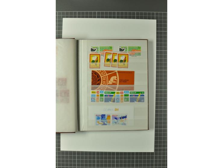 1939/2005, postfrische und ungebrauchte Partie mit u.a. Mi.-Nr. 346-57 ungebraucht etc. (Mi.n.A.d.E. ca. 3.500,-)