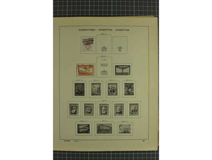 1858/1960 (ca.), kleine Sammlung inklusive Staaten, dabei 29 Werte Corrientes