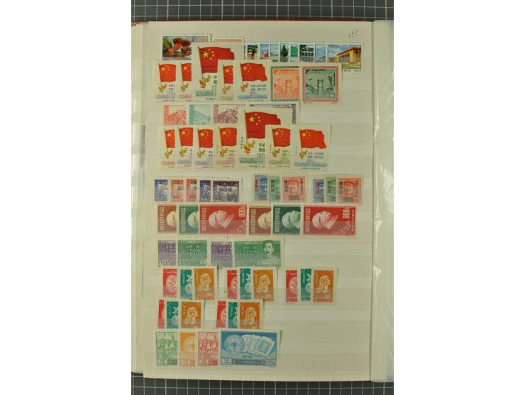 1949/2011, postfrischer, ungebrauchter und gestempelter Posten mit Doubletten, dabei Provinzen, einige ältere Ausgaben, etwas