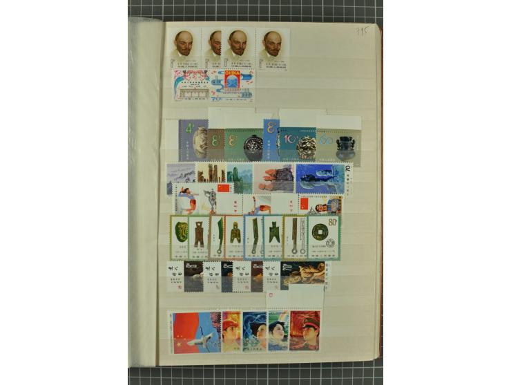1949/2011, postfrischer, ungebrauchter und gestempelter Posten mit Doubletten, dabei Provinzen, einige ältere Ausgaben, etwas