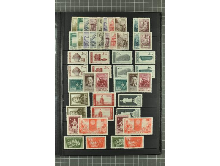 1949/2011, postfrischer, ungebrauchter und gestempelter Posten mit Doubletten, dabei Provinzen, einige ältere Ausgaben, etwas
