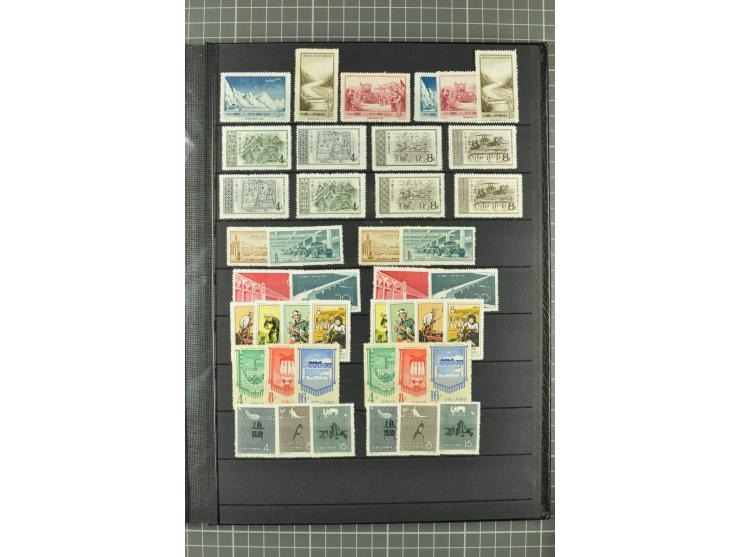 1949/2011, postfrischer, ungebrauchter und gestempelter Posten mit Doubletten, dabei Provinzen, einige ältere Ausgaben, etwas