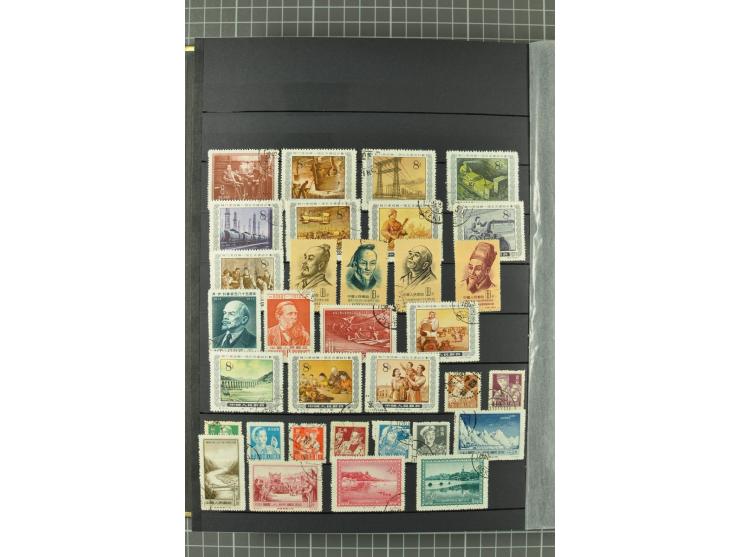 1949/2011, postfrischer, ungebrauchter und gestempelter Posten mit Doubletten, dabei Provinzen, einige ältere Ausgaben, etwas