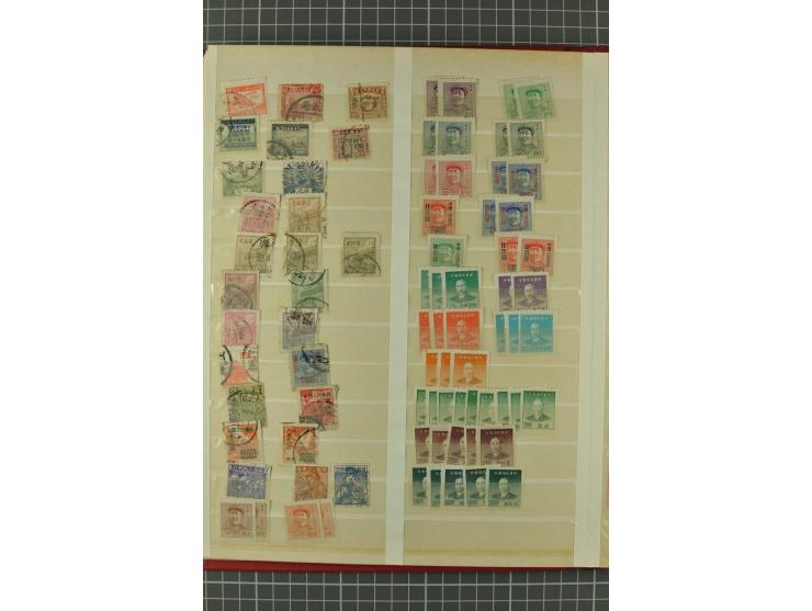 1949/2011, postfrischer, ungebrauchter und gestempelter Posten mit Doubletten, dabei Provinzen, einige ältere Ausgaben, etwas