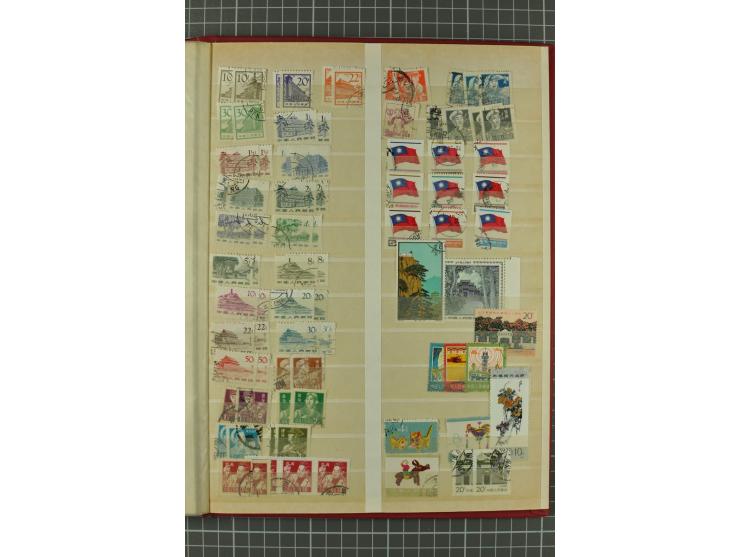 1949/2011, postfrischer, ungebrauchter und gestempelter Posten mit Doubletten, dabei Provinzen, einige ältere Ausgaben, etwas