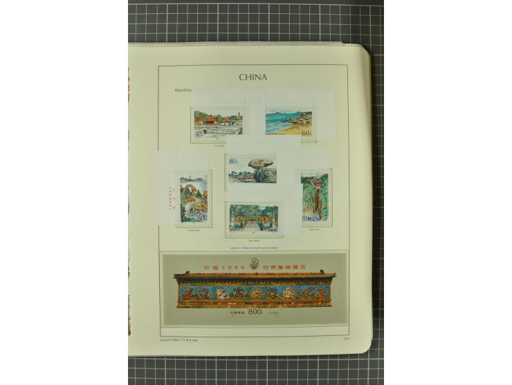 1966/2000, postfrische zweibändige Sammlung, nicht kpl., aber u.a Mi.-Nr. 966-76, 995-1008, 1020-24, Bl.12-22 etc.