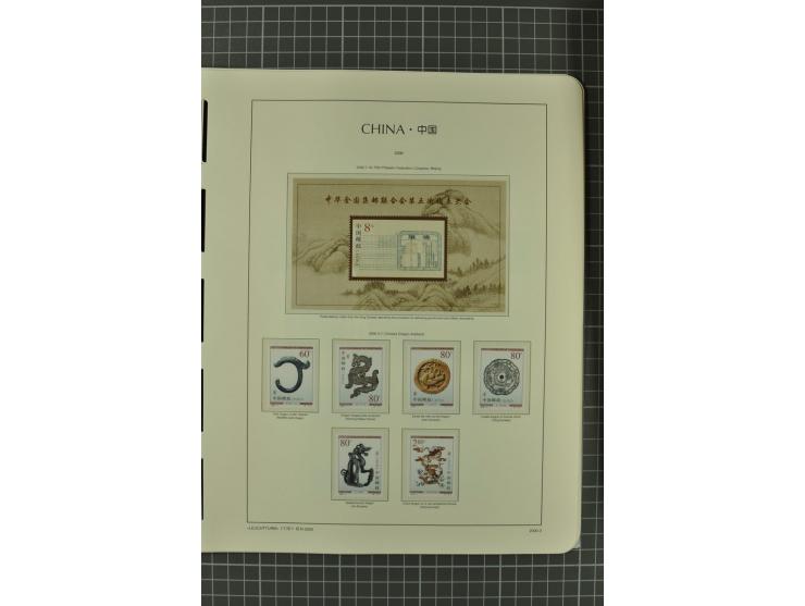 1966/2000, postfrische zweibändige Sammlung, nicht kpl., aber u.a Mi.-Nr. 966-76, 995-1008, 1020-24, Bl.12-22 etc.
