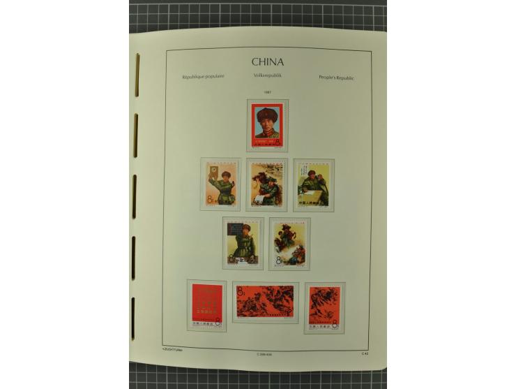 1966/2000, postfrische zweibändige Sammlung, nicht kpl., aber u.a Mi.-Nr. 966-76, 995-1008, 1020-24, Bl.12-22 etc.