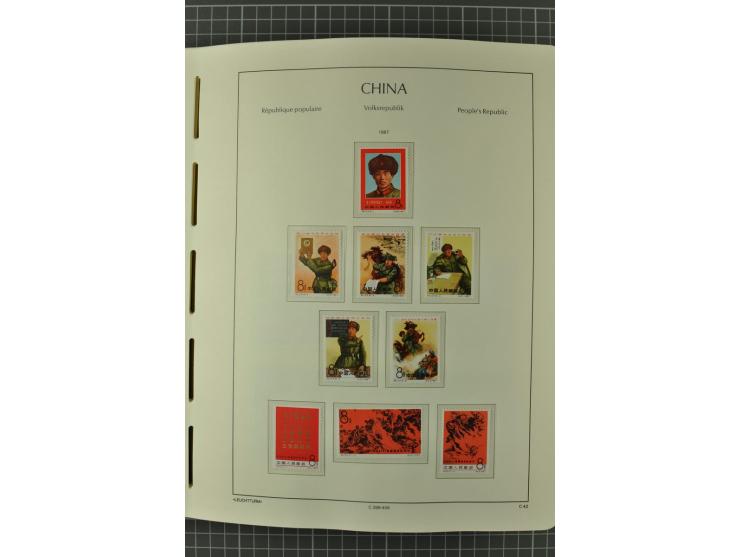 1966/2000, postfrische zweibändige Sammlung, nicht kpl., aber u.a Mi.-Nr. 966-76, 995-1008, 1020-24, Bl.12-22 etc.