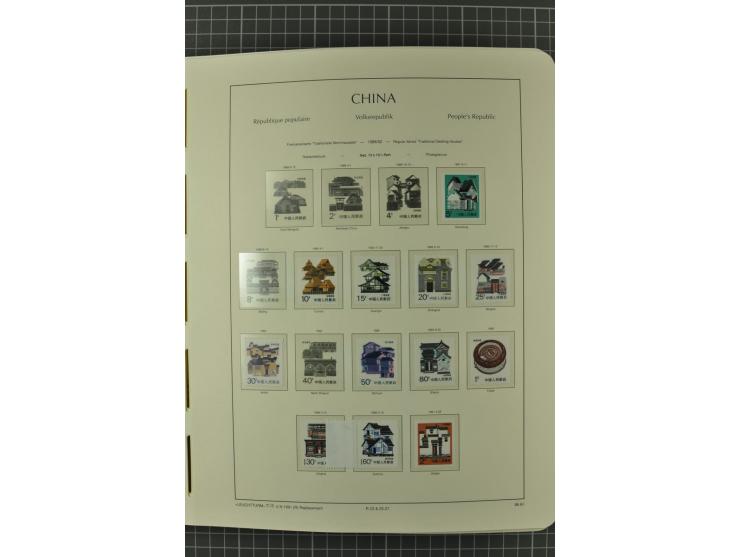 1966/2000, postfrische zweibändige Sammlung, nicht kpl., aber u.a Mi.-Nr. 966-76, 995-1008, 1020-24, Bl.12-22 etc.
