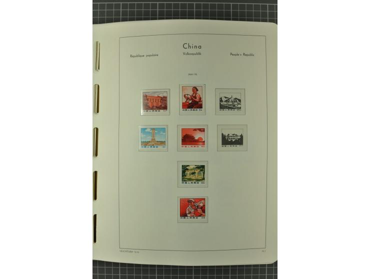 1966/2000, postfrische zweibändige Sammlung, nicht kpl., aber u.a Mi.-Nr. 966-76, 995-1008, 1020-24, Bl.12-22 etc.