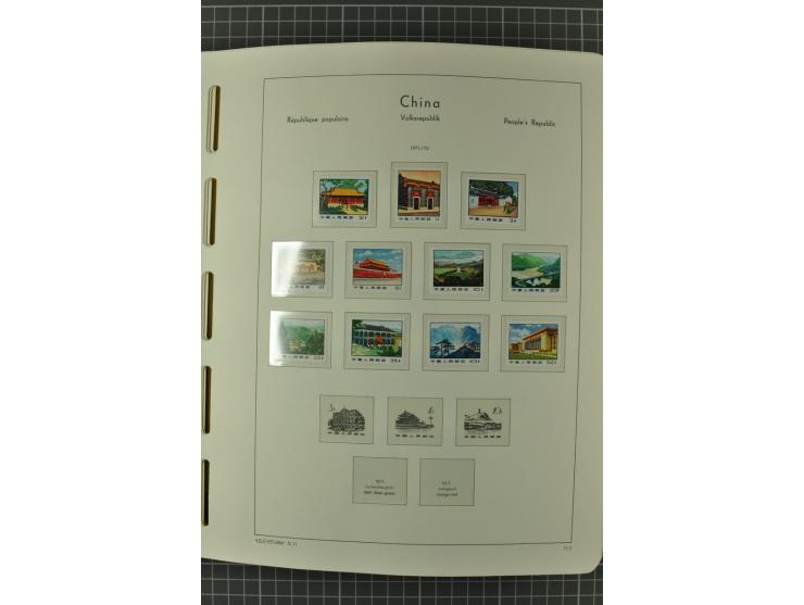 1966/2000, postfrische zweibändige Sammlung, nicht kpl., aber u.a Mi.-Nr. 966-76, 995-1008, 1020-24, Bl.12-22 etc.