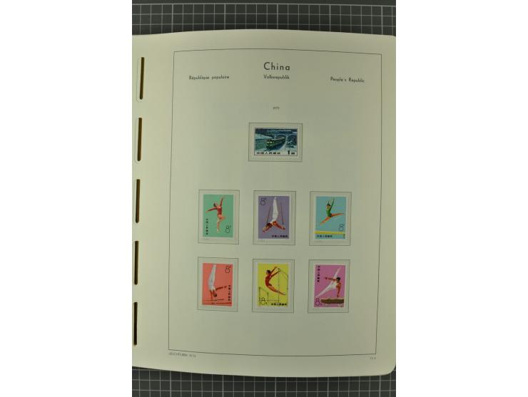 1966/2000, postfrische zweibändige Sammlung, nicht kpl., aber u.a Mi.-Nr. 966-76, 995-1008, 1020-24, Bl.12-22 etc.