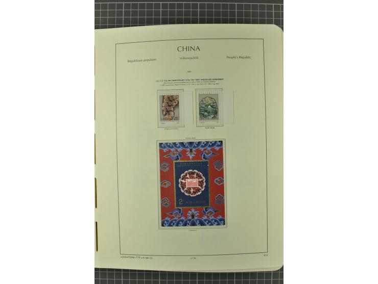 1966/2000, postfrische zweibändige Sammlung, nicht kpl., aber u.a Mi.-Nr. 966-76, 995-1008, 1020-24, Bl.12-22 etc.