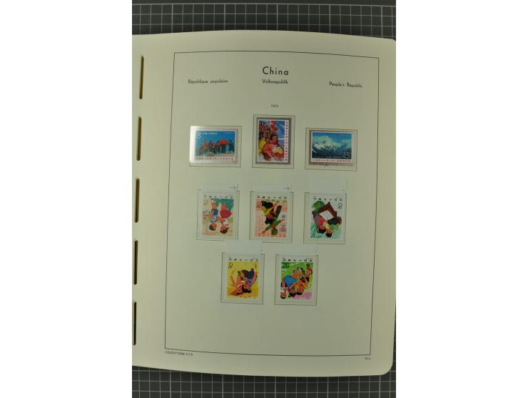 1966/2000, postfrische zweibändige Sammlung, nicht kpl., aber u.a Mi.-Nr. 966-76, 995-1008, 1020-24, Bl.12-22 etc.