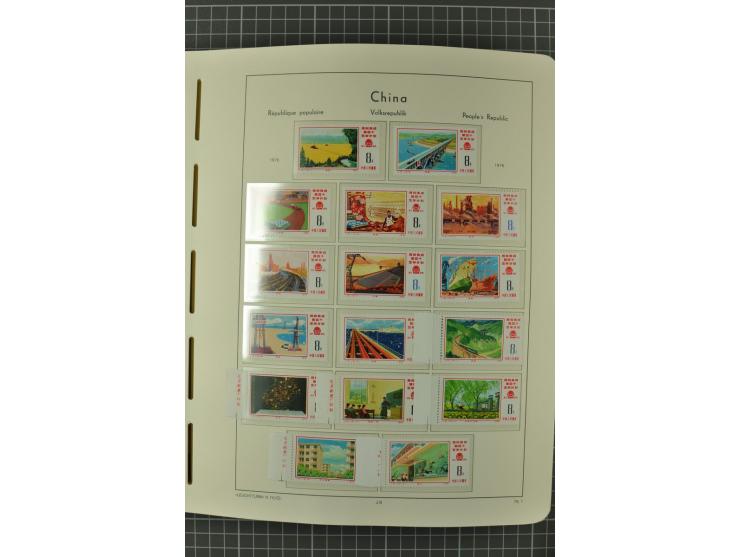 1966/2000, postfrische zweibändige Sammlung, nicht kpl., aber u.a Mi.-Nr. 966-76, 995-1008, 1020-24, Bl.12-22 etc.
