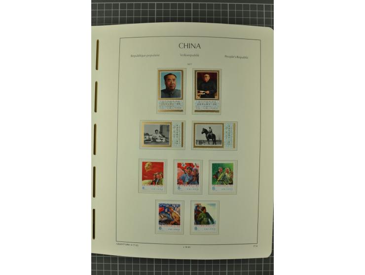 1966/2000, postfrische zweibändige Sammlung, nicht kpl., aber u.a Mi.-Nr. 966-76, 995-1008, 1020-24, Bl.12-22 etc.