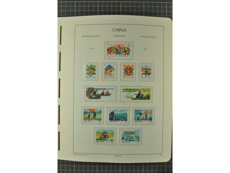 1966/2000, postfrische zweibändige Sammlung, nicht kpl., aber u.a Mi.-Nr. 966-76, 995-1008, 1020-24, Bl.12-22 etc.