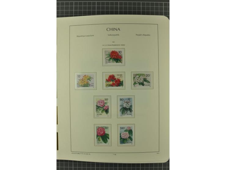 1966/2000, postfrische zweibändige Sammlung, nicht kpl., aber u.a Mi.-Nr. 966-76, 995-1008, 1020-24, Bl.12-22 etc.