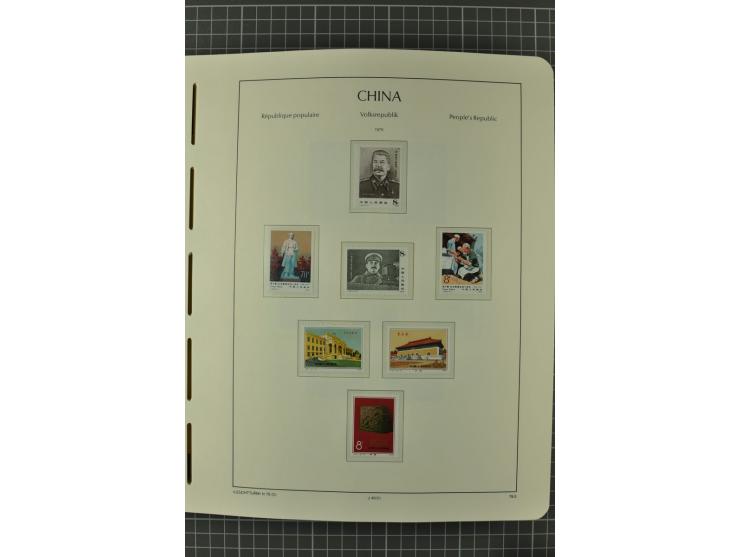 1966/2000, postfrische zweibändige Sammlung, nicht kpl., aber u.a Mi.-Nr. 966-76, 995-1008, 1020-24, Bl.12-22 etc.