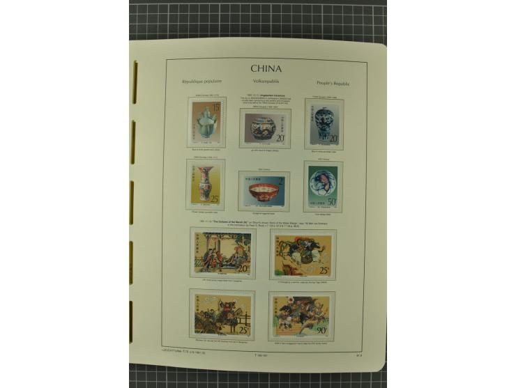 1966/2000, postfrische zweibändige Sammlung, nicht kpl., aber u.a Mi.-Nr. 966-76, 995-1008, 1020-24, Bl.12-22 etc.