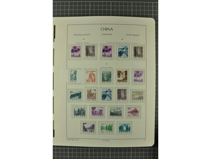 1966/2000, postfrische zweibändige Sammlung, nicht kpl., aber u.a Mi.-Nr. 966-76, 995-1008, 1020-24, Bl.12-22 etc.