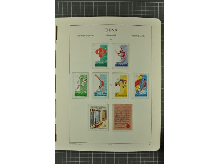 1966/2000, postfrische zweibändige Sammlung, nicht kpl., aber u.a Mi.-Nr. 966-76, 995-1008, 1020-24, Bl.12-22 etc.