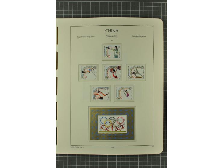 1966/2000, postfrische zweibändige Sammlung, nicht kpl., aber u.a Mi.-Nr. 966-76, 995-1008, 1020-24, Bl.12-22 etc.