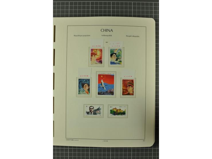 1966/2000, postfrische zweibändige Sammlung, nicht kpl., aber u.a Mi.-Nr. 966-76, 995-1008, 1020-24, Bl.12-22 etc.