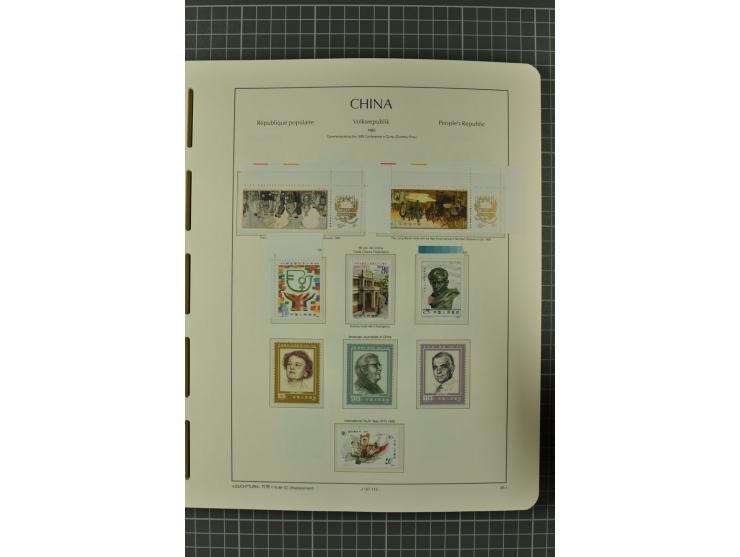 1966/2000, postfrische zweibändige Sammlung, nicht kpl., aber u.a Mi.-Nr. 966-76, 995-1008, 1020-24, Bl.12-22 etc.