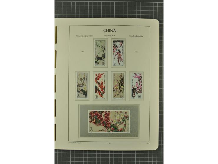 1966/2000, postfrische zweibändige Sammlung, nicht kpl., aber u.a Mi.-Nr. 966-76, 995-1008, 1020-24, Bl.12-22 etc.