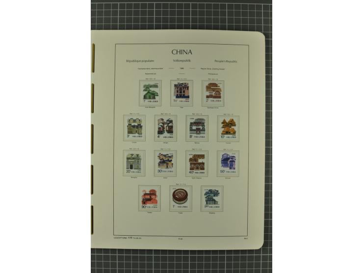 1966/2000, postfrische zweibändige Sammlung, nicht kpl., aber u.a Mi.-Nr. 966-76, 995-1008, 1020-24, Bl.12-22 etc.