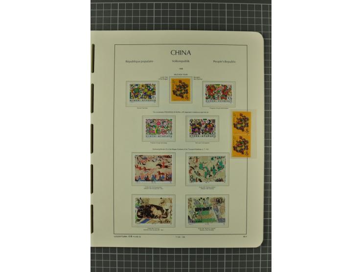1966/2000, postfrische zweibändige Sammlung, nicht kpl., aber u.a Mi.-Nr. 966-76, 995-1008, 1020-24, Bl.12-22 etc.