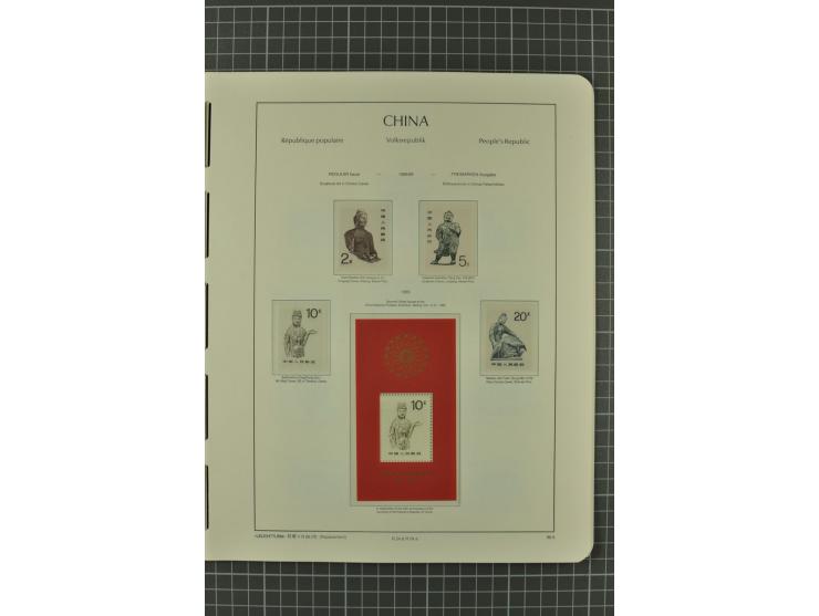1966/2000, postfrische zweibändige Sammlung, nicht kpl., aber u.a Mi.-Nr. 966-76, 995-1008, 1020-24, Bl.12-22 etc.