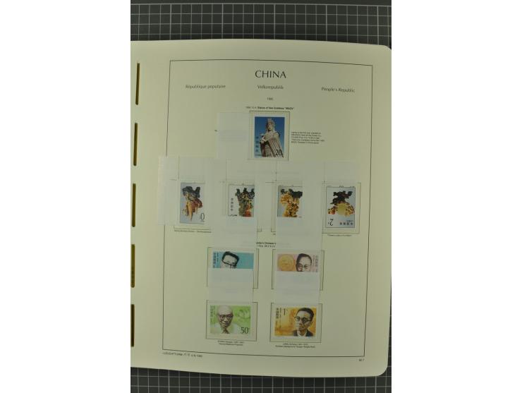 1966/2000, postfrische zweibändige Sammlung, nicht kpl., aber u.a Mi.-Nr. 966-76, 995-1008, 1020-24, Bl.12-22 etc.