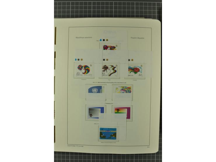 1966/2000, postfrische zweibändige Sammlung, nicht kpl., aber u.a Mi.-Nr. 966-76, 995-1008, 1020-24, Bl.12-22 etc.