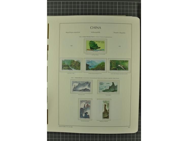 1966/2000, postfrische zweibändige Sammlung, nicht kpl., aber u.a Mi.-Nr. 966-76, 995-1008, 1020-24, Bl.12-22 etc.