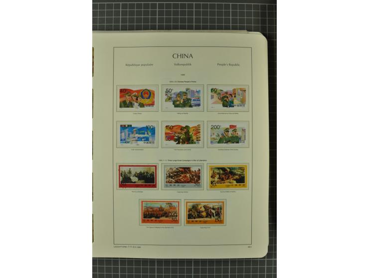 1966/2000, postfrische zweibändige Sammlung, nicht kpl., aber u.a Mi.-Nr. 966-76, 995-1008, 1020-24, Bl.12-22 etc.