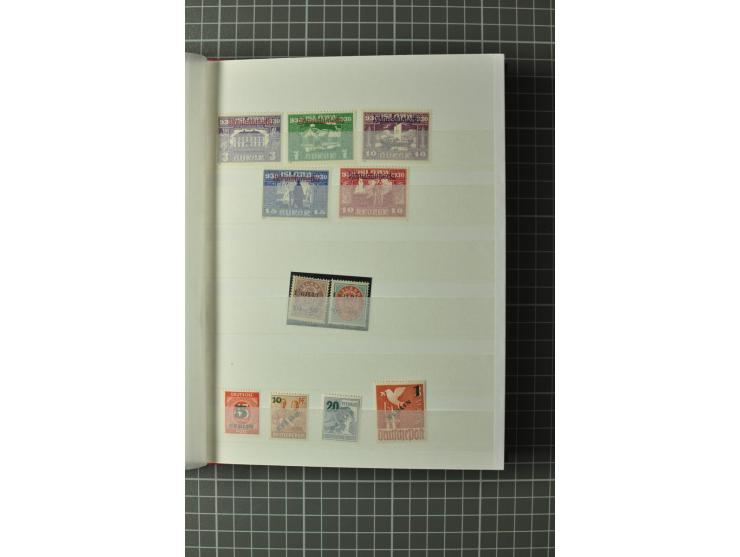 1850/1960, kleines Steckbuch mit besseren und kompletten Ausgaben inkl. 4 Briefen, dabei ungezähnte Marken von Monaco und Vat