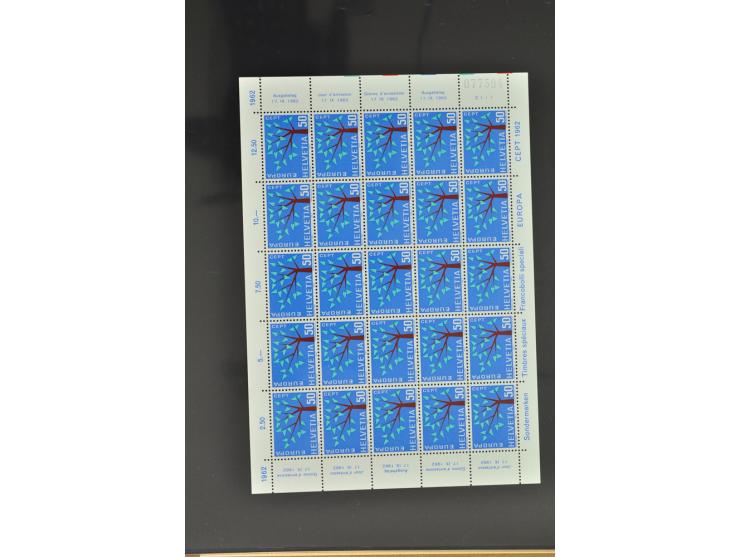 1950/2000, Großartige Spezialsammlung - Siehe beiligenden 8-seitigen Flyer
Für Abbildungen der kompletten Sammlung siehe www