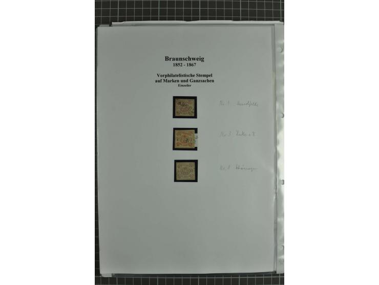 1852/65, Sammlung Vorphilatelistischer Ortsstempel auf losen Marken, Briefstücken, Briefen und Ganzsachen, vielfach auf der e